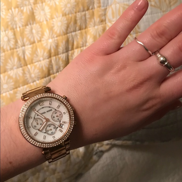Michael Kors Watch in Rose Gold - Picture 3 of 4